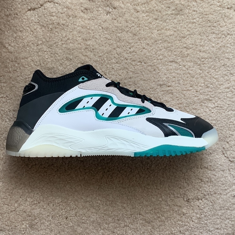 🆕 Adidas Streetball 2.0 Mid - White/Black/Green - New without box!